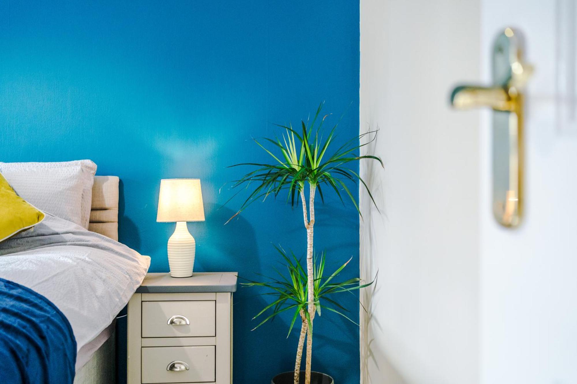 Manchester Comfortable 3 Bedroom House, Free Parking, Wifi & Disneyplus Worsley Bagian luar foto