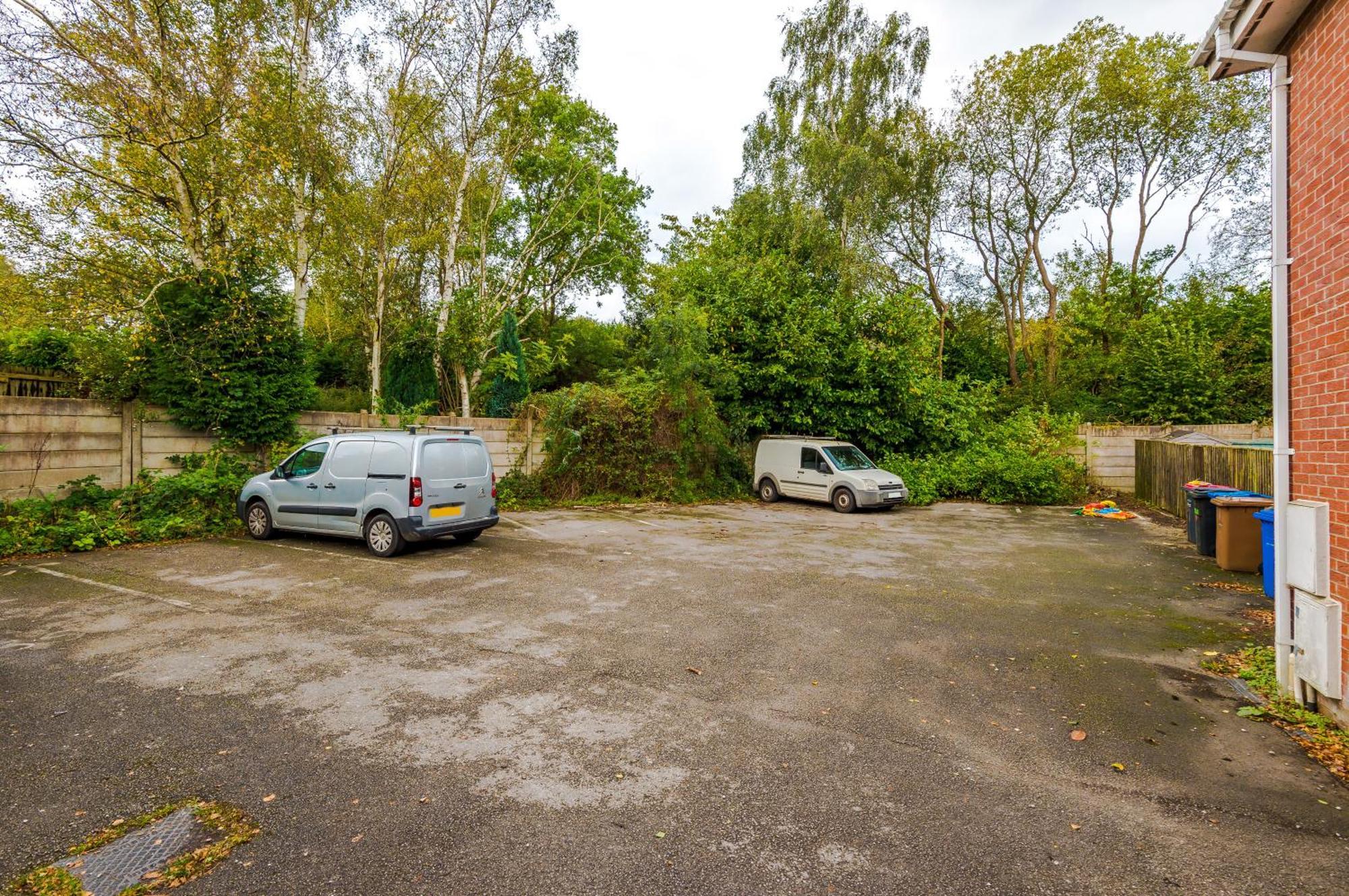 Manchester Comfortable 3 Bedroom House, Free Parking, Wifi & Disneyplus Worsley Bagian luar foto